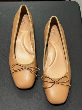 Time and Tru Tan Bow Ballet style shoes